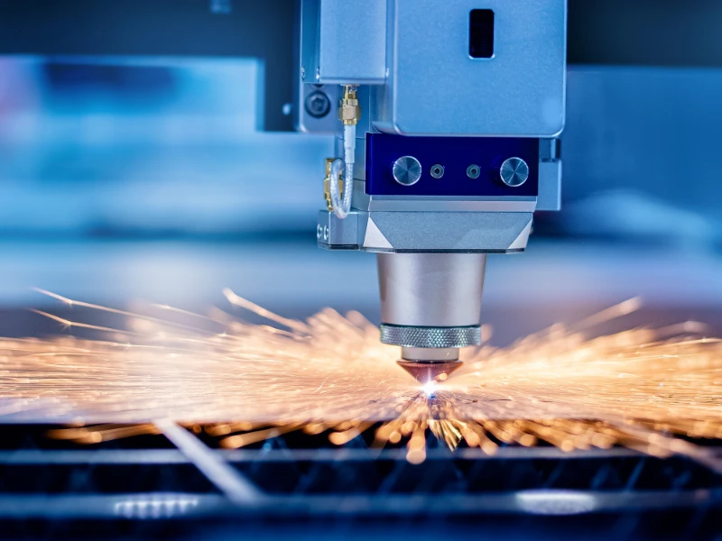 macchine-per-taglio-lamiera-utensili-e-industriali